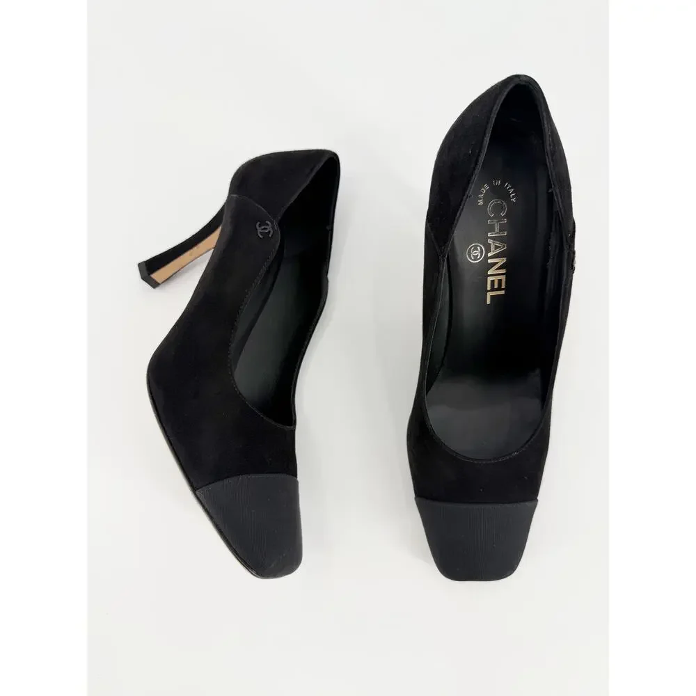 Chanel Cap Toe Pumps Square Toe Black Suede Grosgrain Heels 38.5 Dust Bag